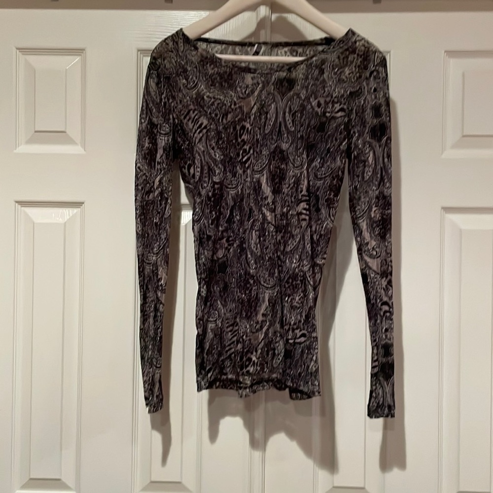 Buckle Sheer Paisley Top